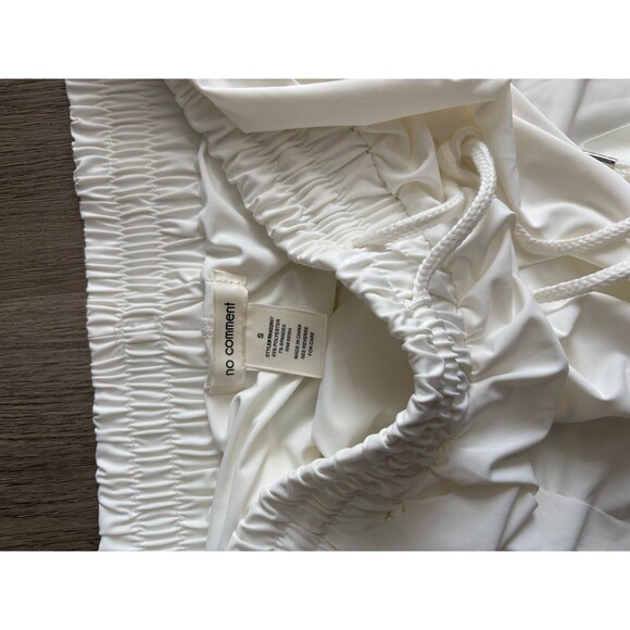 No Commnt white butterfly fluttery athletic shorts Small NWT - Picture 4 of 4